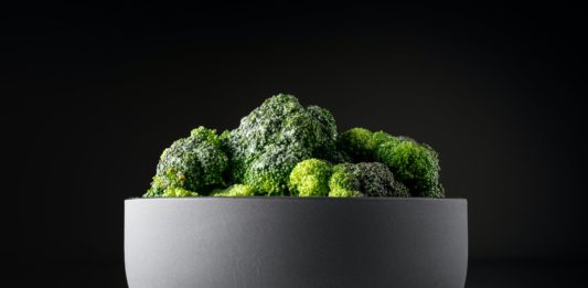 7 Superb Superfoods to Power Up Your Life : Discover MORE… green leaf plant on black round pot