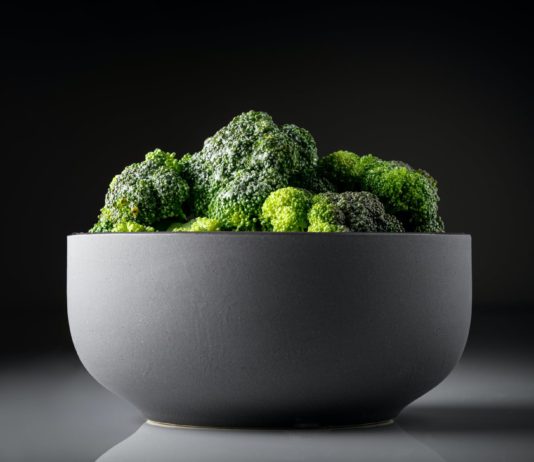 7 Superb Superfoods to Power Up Your Life : Discover MORE… green leaf plant on black round pot